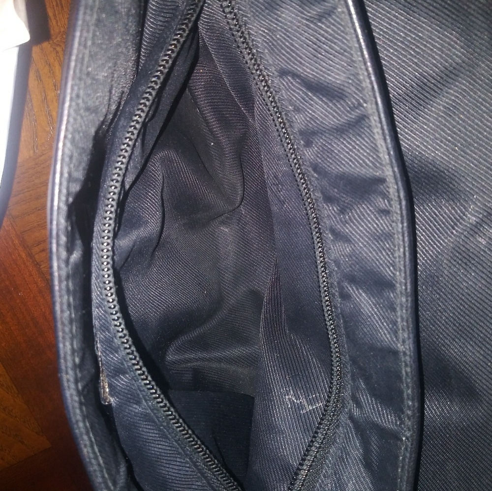 Classic Lauren Navy Leather Handbag EUC - Picture 4 of 7